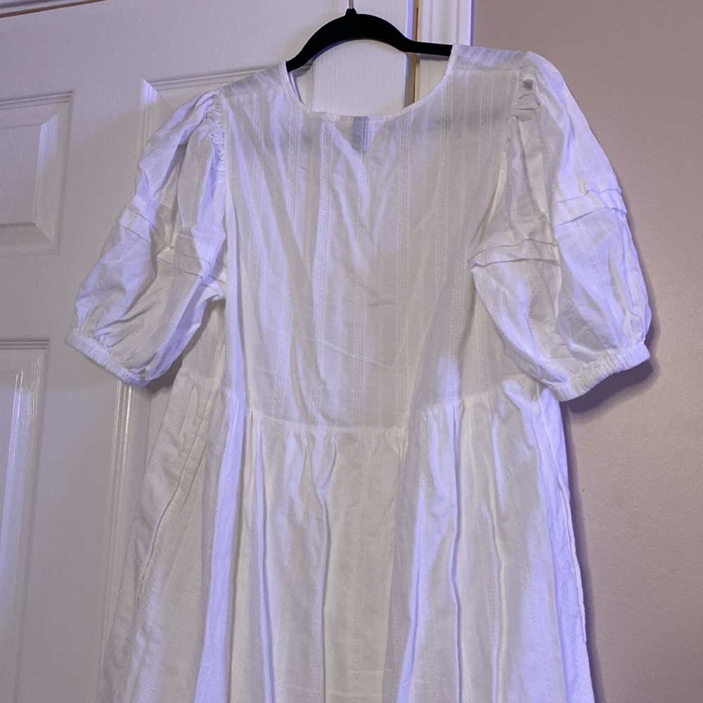 Universal Thread White - image 3